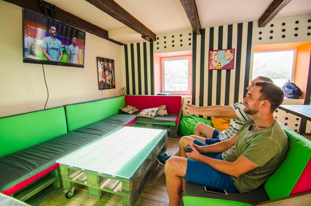 Lucky Hostel На Крещатике Kiev Exterior foto