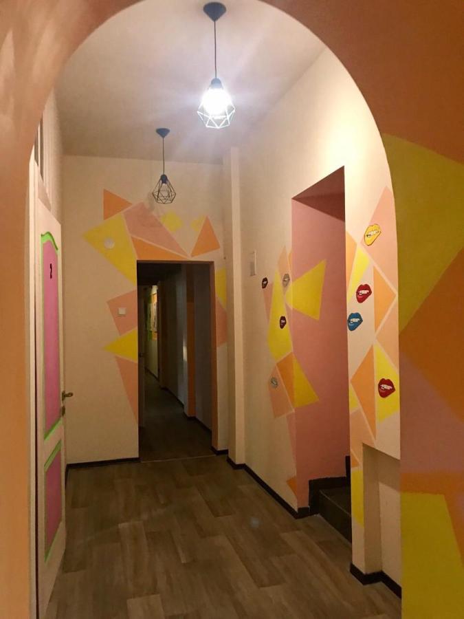Lucky Hostel На Крещатике Kiev Exterior foto