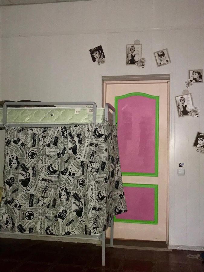 Lucky Hostel На Крещатике Kiev Exterior foto