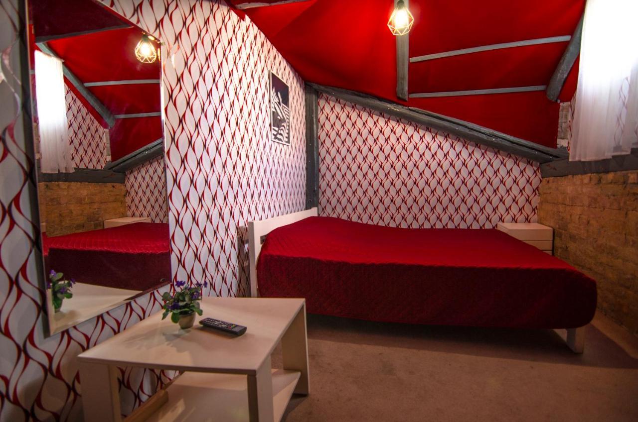 Lucky Hostel На Крещатике Kiev Exterior foto